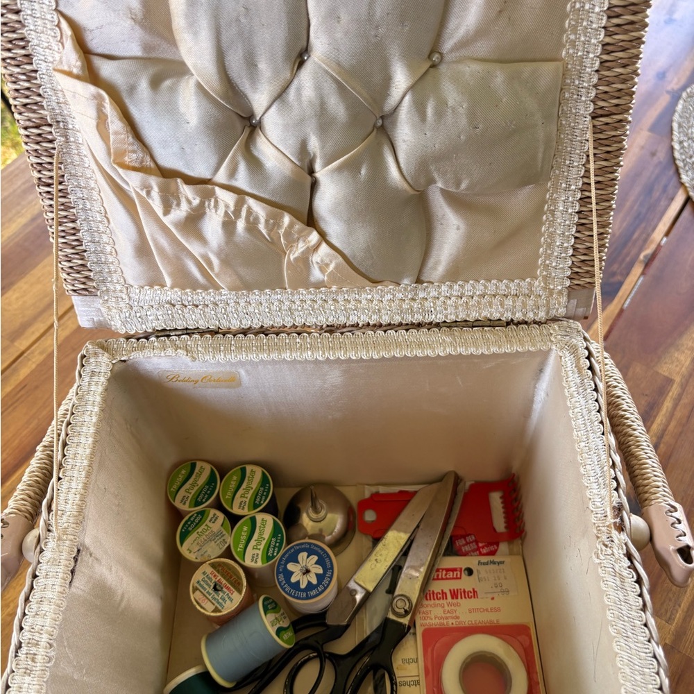 Belding Corticelli Wicker Sewing Basket filled with Vintage Sewing Notions - Picture 4 of 8